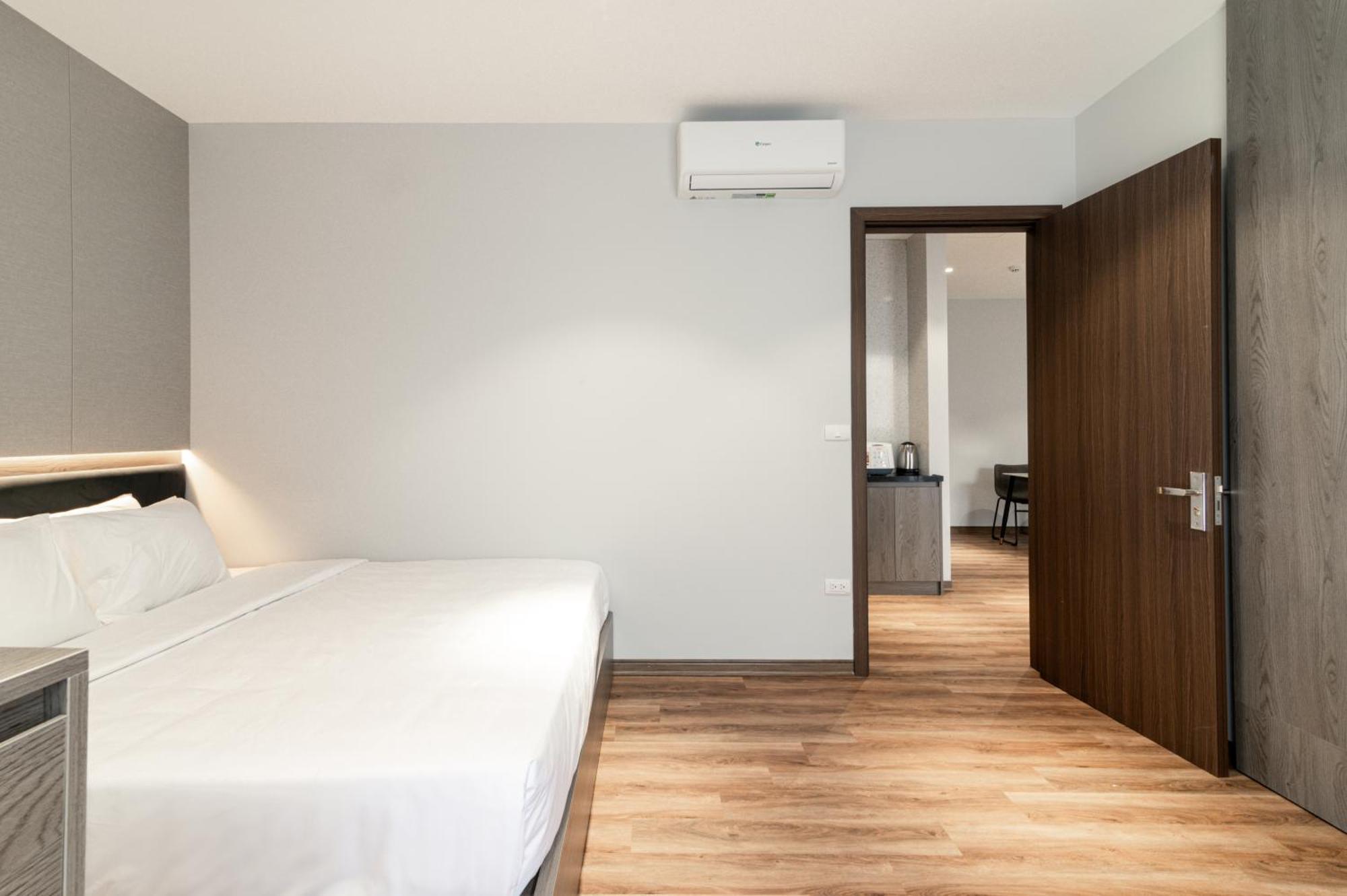 Luxe Paradise Suites Hotel To Ngoc Van Hà Nội Ngoại thất bức ảnh